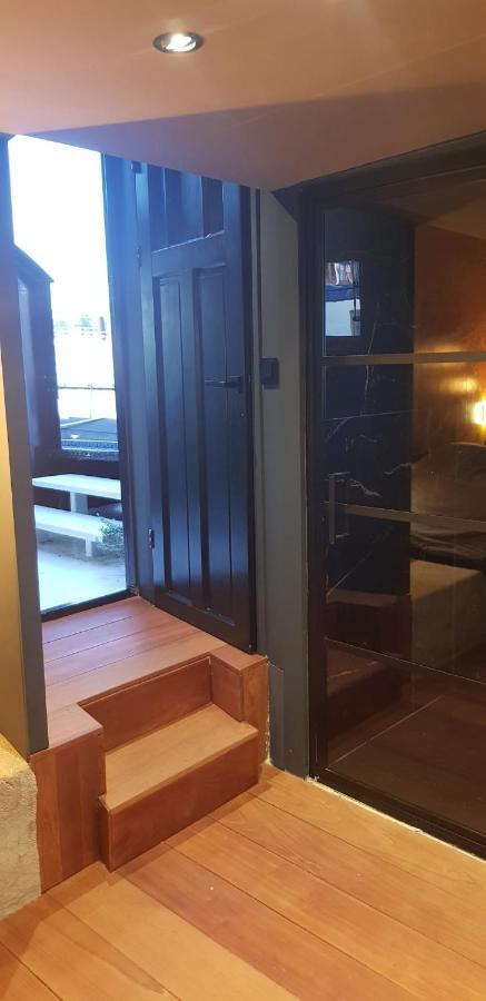 Euphrate Houseboat Hotell Amsterdam Exteriör bild