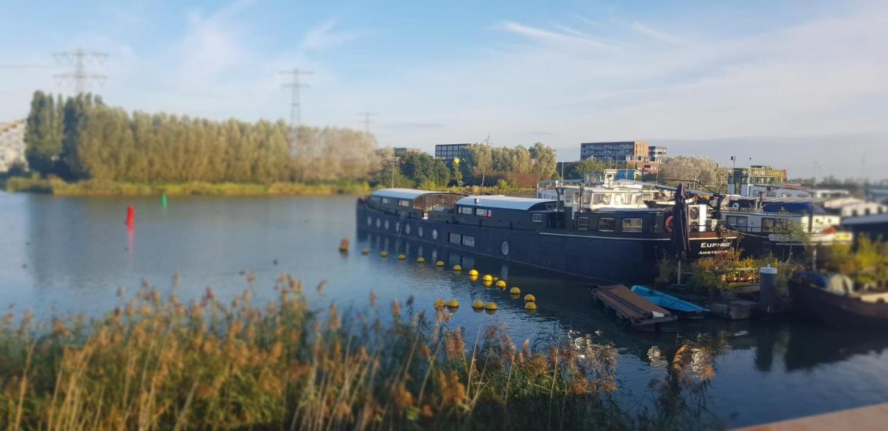 Euphrate Houseboat Hotell Amsterdam Exteriör bild